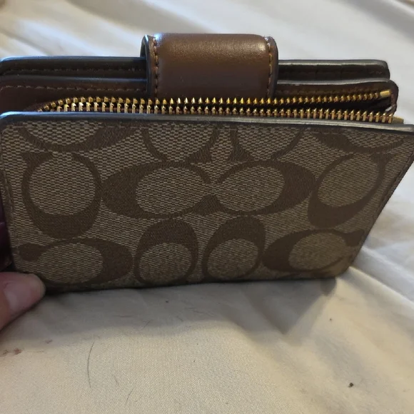 Coach Tan and Brown Signature Wallet - Picture 2 of 5